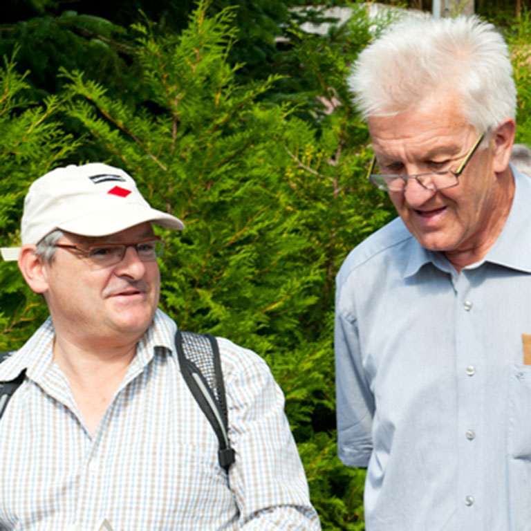 Elmar Langenbacher mit Baden-Württembergs Ministerpräsident Winfried Kretschmann in Nordrach. Foto: Dieter Wissing